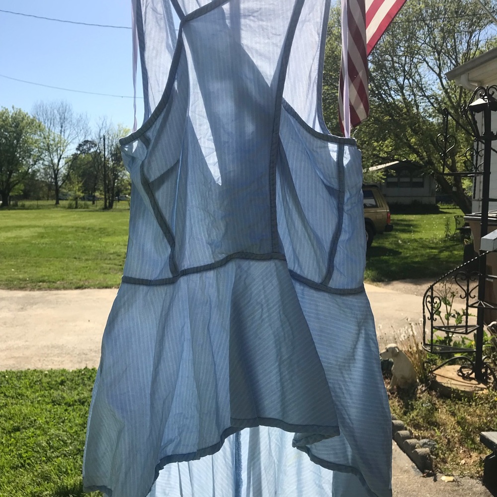 Criss cross tank